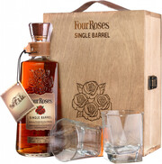 На фото изображение Four Roses Single Barrel, wooden box with 2 glasses, 0.7 L (Фо Роузес Сингл Баррель, в деревянной коробке с двумя бокалами в бутылках объемом 0.7 литра)