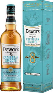 На фото изображение Dewars Caribbean Smooth 8 Years Old, gift box, 0.7 L (Дьюарс Кариббиан Смуз 8-летний, в подарочной коробке в бутылках объемом 0.7 литра)