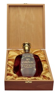 In the photo image Logis de Montifaud XO Grand Champagne Cognac AOC, gift box, 0.7 L