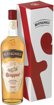 На фото изображение Bertagnolli, Grappa Grappino Oro, gif box, 0.7 L (Граппино Оро, в подарочной коробке объемом 0.7 литра)