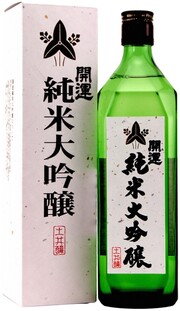 На фото изображение Kaiun Junmai Daiginjo, gift box, 0.72 L (Кайун Дзюнмай Дайгиндзё, в подарочной коробке объемом 0.72 литра)
