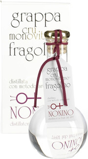 На фото изображение Cru Monovitigno Fragolino, gift box, 0.5 L (Крю Моновитиньо Фраголино, в подарочной коробке объемом 0.5 литра)