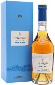 In the photo image Delamain, Pale & Dry XO, gift box, 0.5 L