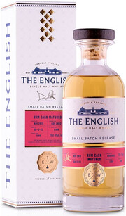 На фото изображение English Whisky, Small Batch Release Rum Cask Matured, gift box, 0.7 L (Инглиш Виски, Смол Бэтч Релиз  Ром Каск Мэчуэд, в подарочной коробке в бутылках объемом 0.7 литра)