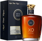 На фото изображение Reve Bleu XO, Cognac AOC, gift box, 0.7 L (Рив Блю ХО, в подарочной коробке объемом 0.7 литра)