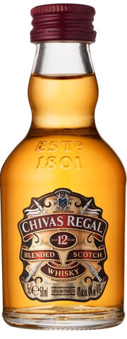 На фото изображение Chivas Regal 12 years old, 0.05 L (Чивас Ригал 12 лет выдержки в маленьких бутылках объемом 0.05 литра)
