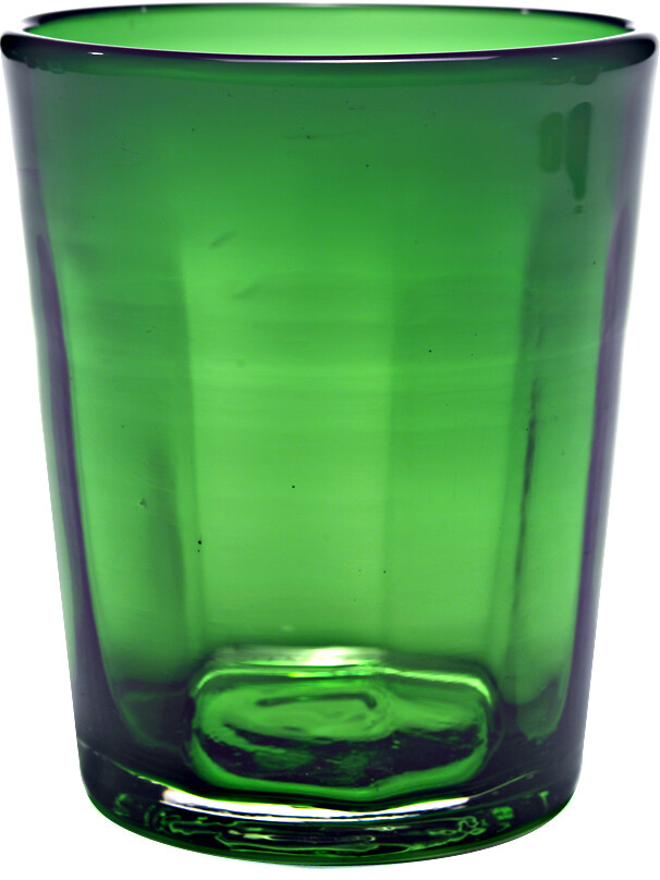Стакан с зеленой водой. Зеленый стакан. Стаканчик стеклянный. Стаканы из зеленого стекла. Зеленое стекло.