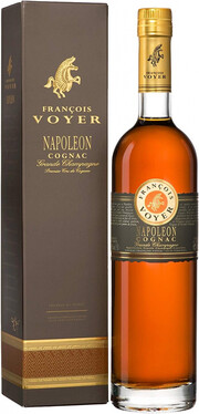На фото изображение Francois Voyer, Napoleon Grande Champagne, Premier Cru Du Cognac, 0.7 L (Франсуа Войе, Наполеон Гранд Шампань объемом 0.7 литра)