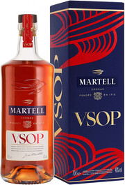 На фото зображення Martell VSOP, gift box, 0.7 L