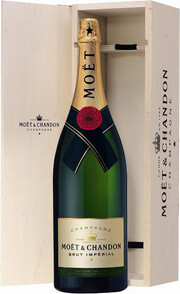 Moet & Chandon, Brut Imperial, with wooden box, 3 л