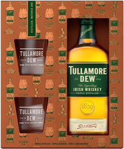 На фото изображение Tullamore Dew, gift box with 2 glasses, 0.7 L (Талмор Дью, в подарочной коробке с двумя бокалами в бутылках объемом 0.7 литра)
