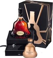 Hennessy X.O., gift box with flask, 0.7 л