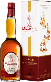 На фото изображение Pere Magloire VSOP, gift box, 0.7 L (Пер Маглуар В.С.О.П., в подарочной коробке объемом 0.7 литра)