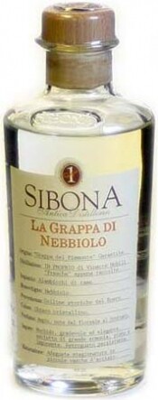 На фото изображение Sibona Grappa Nebbiolo, 0.5 L (Сибона Граппа Неббиоло объемом 0.5 литра)