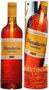 Мандариновый ликер Mandarine Napoleon, gift tube, 0.7 л