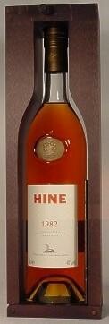 In the photo image Hine Vintage 1982, in wooden  box, 0.7 L
