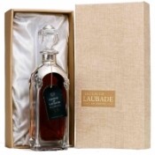 In the photo image Chateau de Laubade EXTRA Strauss in gift box, 0.7 L