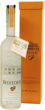 На фото изображение Belvedere Pomarancza, gift box, 0.7 L (Белведере Помаранца (Апельсин), в подарочной коробке объемом 0.7 литра)