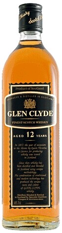 На фото изображение Glen Clyde 12 Years Old, in a black velvet pouch, 0.7 L (Виски Глен Клайд 12 лет, в черном бархатном мешочке в бутылках объемом 0.7 литра)