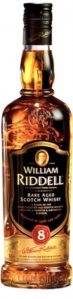 На фото изображение William Riddell 8 Years Old, 0.7 L (Уильям Ридделл 8 лет в бутылках объемом 0.7 литра)