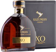 На фото изображение Kazumian X.O., 0.7 L (Казумян X.O., в подарочной коробке объемом 0.7 литра)