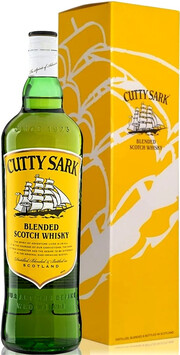 На фото изображение Cutty Sark, gift box, 0.7 L (Катти Сарк, в подарочной коробке в бутылках объемом 0.7 литра)