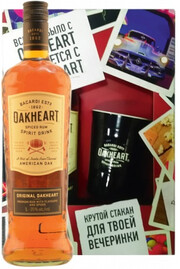 На фото изображение Bacardi OakHeart, with glass, gift box, 0.7 L (Бакарди Оакхарт, в подарочной коробке со стаканом объемом 0.7 литра)