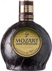 На фото изображение Mozart Black Chocolate, 0.7 L (Моцарт Черный шоколад объемом 0.7 литра)
