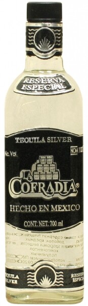 На фото изображение La Cofradia Silver, 0.7 L (Ла Кофрадия Сильвер объемом 0.7 литра)