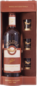 Винный набор Белуга Аллюр, в кожаной коробке с тремя стаканами