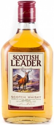 На фото изображение Scottish Leader, 0.35 L (Скоттиш Лидер в маленьких бутылках объемом 0.35 литра)