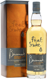 На фото изображение Benromach Peat Smoke, 0.7 L (Бенромах Пит Смоук в индивидуальной упаковке в бутылках объемом 0.7 литра)