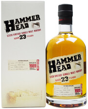 На фото изображение Hammer Head, 23 Years Old, in gift box, 0.7 L (Хаммер Хэд, 23-летний, в подарочной упаковке в бутылках объемом 0.7 литра)