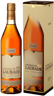 На фото изображение Chateau de Laubade VSOP, gift box, 0.7 L (Шато де Лобад ВСОП, в подарочной коробке объемом 0.7 литра)