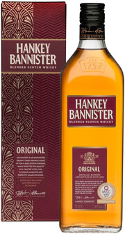 На фото изображение Hankey Bannister Original, gift box, 1 L (Хэнки Баннистер Ориджинл, в подарочной коробке в бутылках объемом 1 литр)