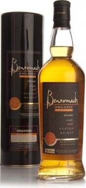 На фото изображение Benromach Organic, 0.7 L (Бенромах Органик, в подарочной упаковке в бутылках объемом 0.7 литра)