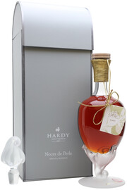 На фото изображение Hardy Noces de Perle, Grande Champagne AOC, gift box, 0.7 L (Арди Но де Перль (Жемчужная свадьба), в подарочной коробке объемом 0.7 литра)