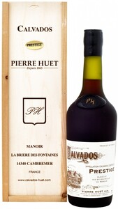 Кальвадос Calvados Pierre Huet, Prestige, Calvados AOC, gift box, 0.7 л