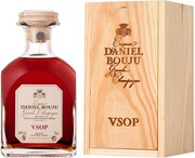 In the photo image Daniel Bouju, VSOP, carafe & wooden box, 0.7 L