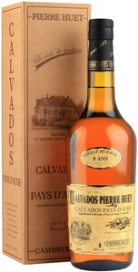 Кальвадос Calvados Pierre Huet, Vieille Reserve 8 ans, Calvados Pays dAuge AOC, gift box, 0.7 л