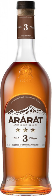 На фото изображение Арарат 3 звезды, объемом 0.7 литра (Ararat 3 stars 0.7 L)