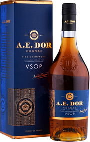 На фото изображение A.E. Dor, VSOP Rare Fine Champagne, with gift box, 0.7 L (А.Е. Дор, ВСОП Рар Фин Шампань, в подарочной коробке объемом 0.7 литра)