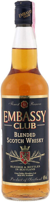 На фото изображение Embassy Club 3 Years Old, 0.5 L (Эмбасси Клаб 3-летний в бутылках объемом 0.5 литра)