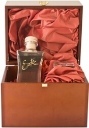 На фото изображение Lheraud Cognac Extra, gift box, 0.7 L (Леро Коньяк Экстра в  деревянной подарочной  коробке объемом 0.7 литра)