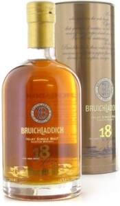 На фото изображение Bruichladdich 18 years, In Tube, 0.7 L (Брукладди 18 лет выдержки, в тубе в бутылках объемом 0.7 литра)