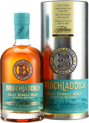На фото изображение Bruichladdich 15 years, In Tube, 0.7 L (Брукладди 15 лет выдержки, в тубе в бутылках объемом 0.7 литра)