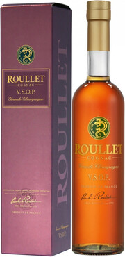 In the photo image Roullet VSOP, gift box, 0.5 L