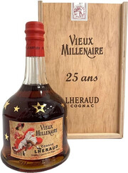 На фото изображение Lheraud Cognac Vieux Millenaire, wooden box, 0.7 L (Леро Коньяк Вье Миленар в деревянной коробке объемом 0.7 литра)