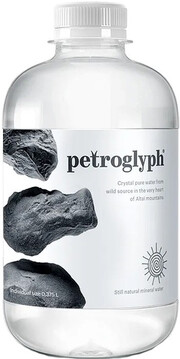 На фото изображение Петроглиф Негазированная, в пластиковой бутылке, объемом 0.375 литра (Petroglyph Still, PET 0.375 L)