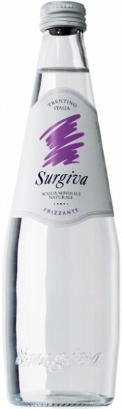 На фото изображение Surgiva Sparkling Glass, 0.5 L (Сурджива, газированная, в стеклянной бутылке объемом 0.5 литра)